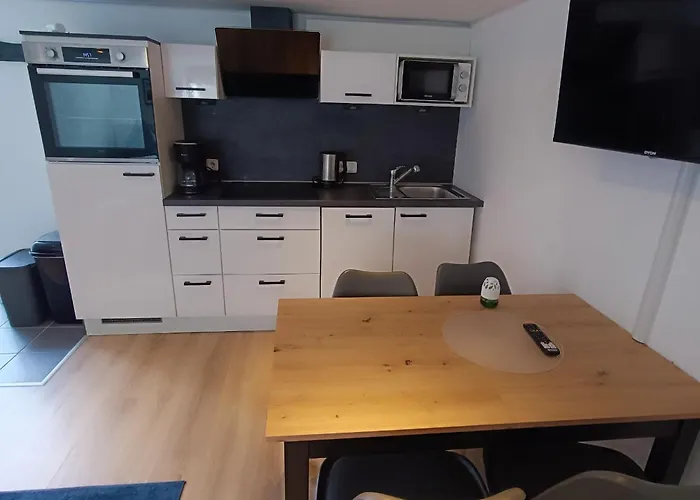 Nienass Apartament *